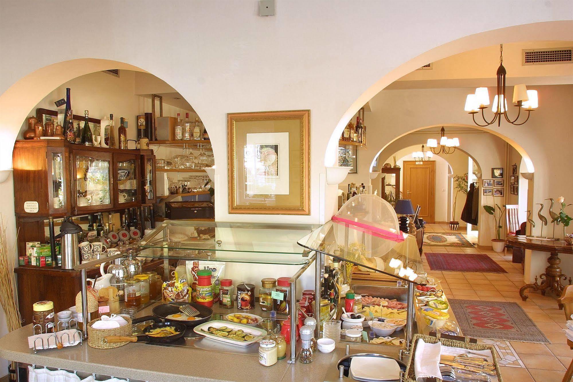 Hotel Boutique Lili 4*