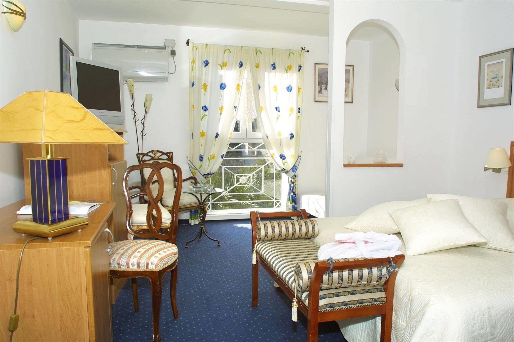Boutique Lili Hotel 4*